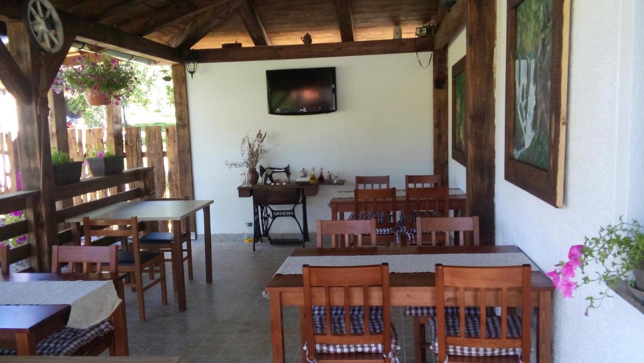פוליאנאק Apartment And Rooms Nevenka מראה חיצוני תמונה